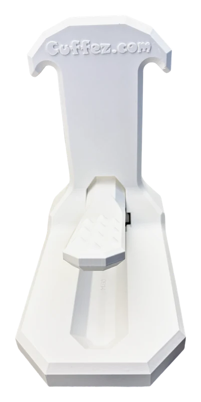 Cuffez in White, seen from the front with the arm closed.